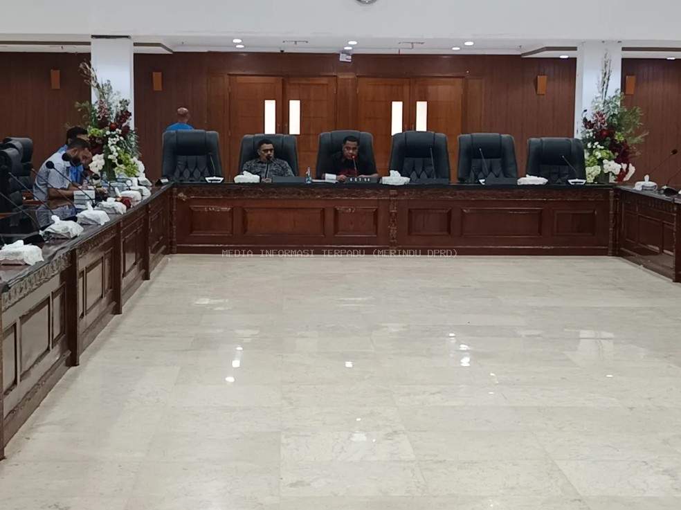 Anos Yeremias Minta Perusahaan Tambang Taati Aturan