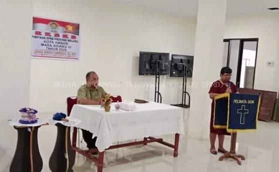 Johan Dorong Pemda Percepat Perbaikan Jalan dan Penerangan di Lateri